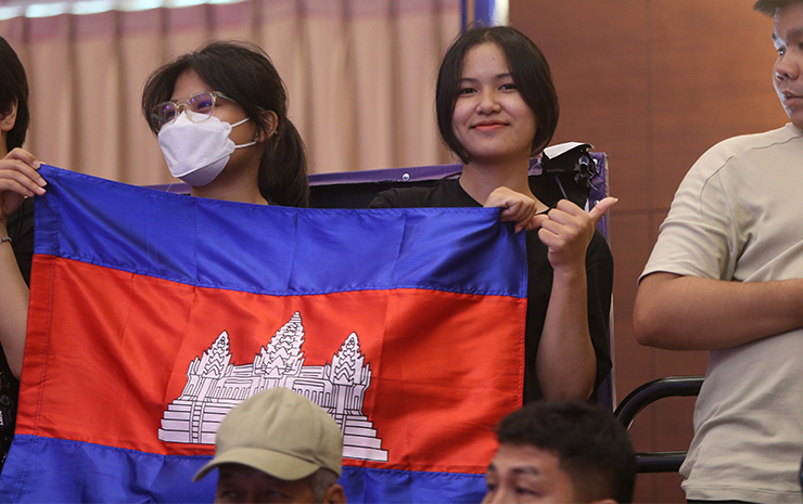 Hot girl, người Campuchia đi xem Jujitsu như đi hội, ban tổ chức “vỡ trận” - 12