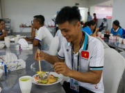 Thể thao - Chùm ảnh làng VĐV SEA Games: Đoàn Việt Nam ăn ở miễn phí có tốt?