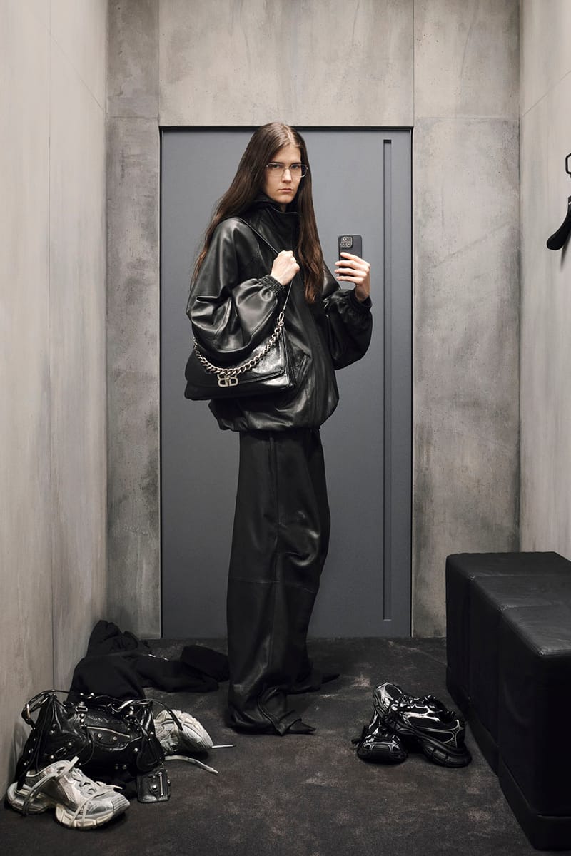 Balenciaga gây sốc giới thời trang với áo khoác 7 lớp giá 9000 USD