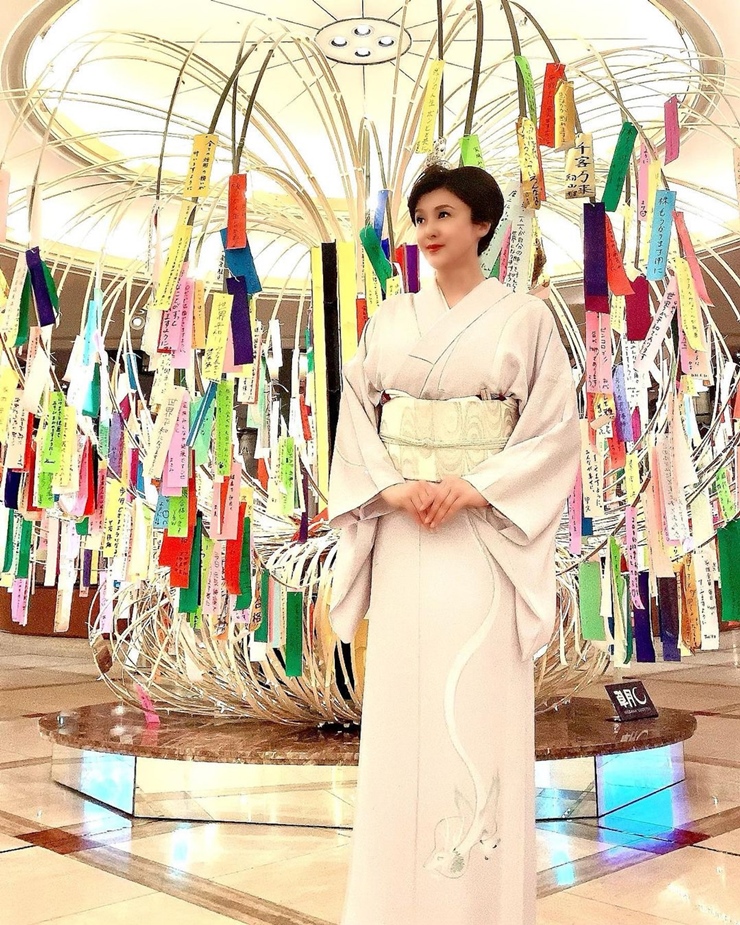 Hoa hậu&nbsp;Norika Fujiwara nhận được cơn mưa lời khen khi xuất hiện tại một sự kiện gần đây với nhan sắc trẻ trung.