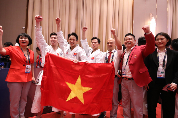 Trực tiếp SEA Games 32 đoàn Việt Nam ngày 6/5: &#34;Nữ hoàng đi bộ&#34; Thanh Phúc lần thứ 5 vô địch - 31