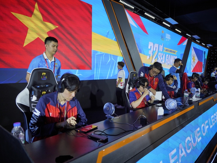 eSports Việt Nam có huy chương đầu tiên tại SEA Games 32 - 1