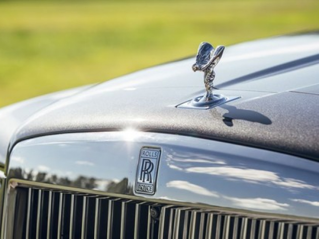 Tìm chủ siêu xe Rolls Royce bị 'bỏ rơi' ở cảng Hải Phòng