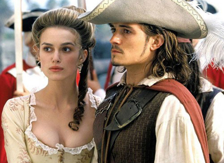 Keira Knightley xinh đẹp tuyệt trần bên cạnh &#34;cướp biển&#34;&nbsp;Orlando&nbsp;Bloom.
