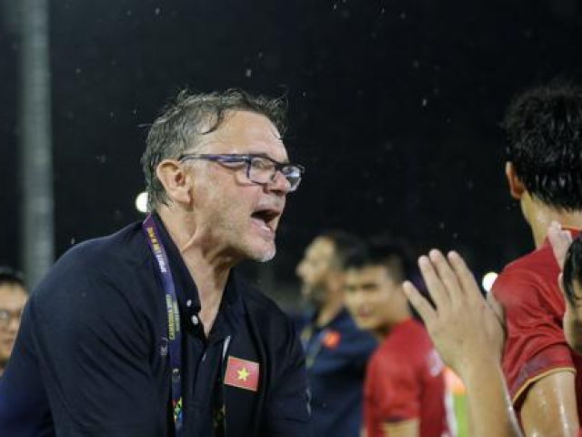 Đây là lý do HLV Troussier sẽ không để U22 Việt Nam đá đội hình phụ trước Thái Lan