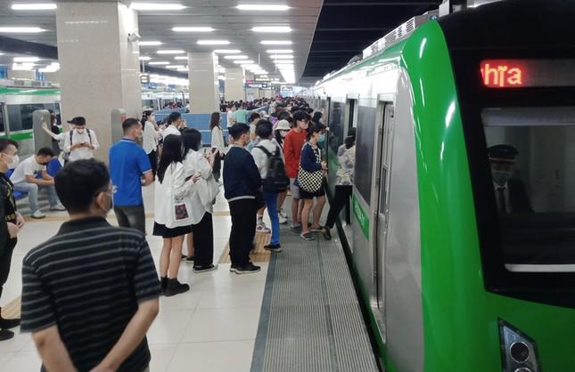 Sau gần 2 năm đi vận hành tuyến đường sắt đô thị Cát Linh - Hà Đông, Cty Hanoi Metro đã có lãi.