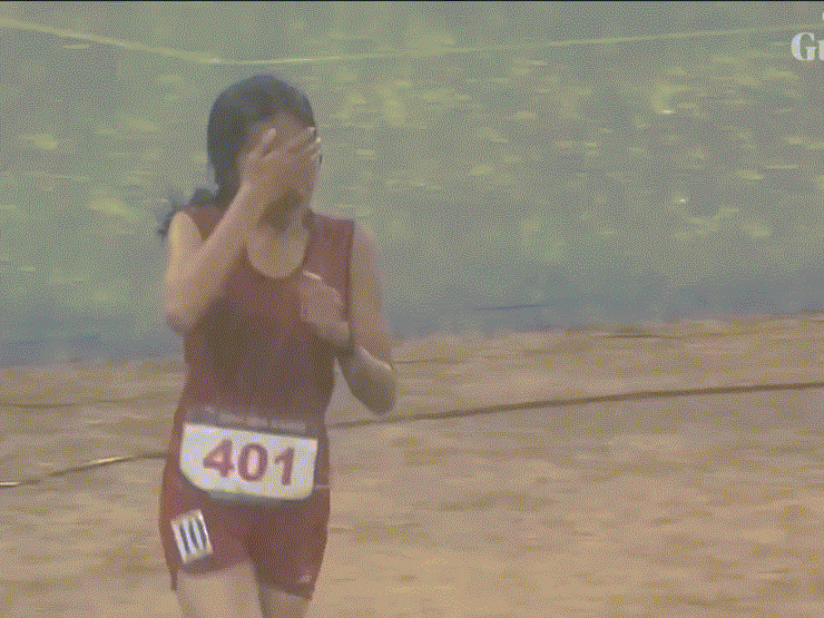 VIDEO: Ông Hun Sen thưởng 10.000 USD cho vận động viên chạy về đích trong mưa lớn
