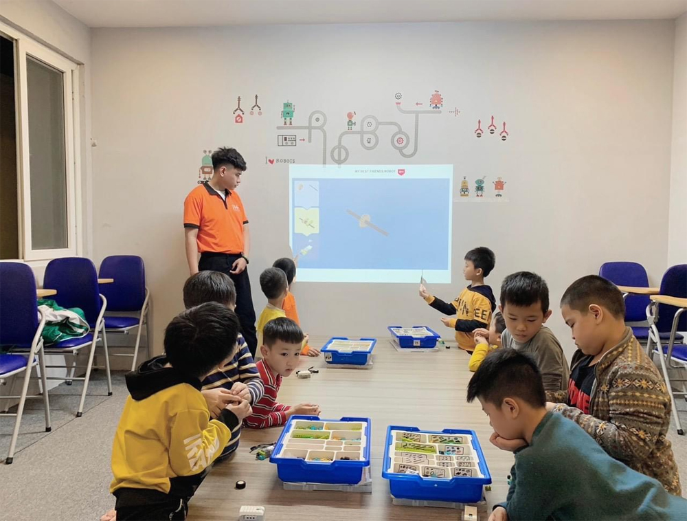 Khóa học “Thế giới Robotics - LEGO WEDO 2.0”