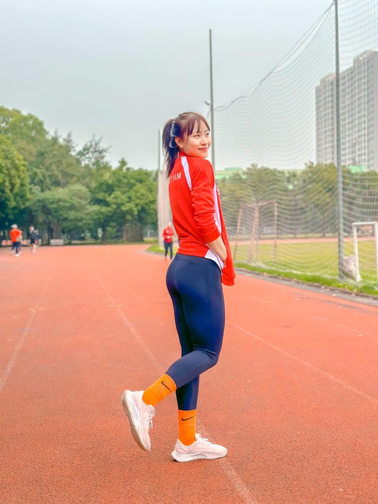 Mỹ Tiên xinh đẹp như hotgirl chạy giành HCV SEA Games, cơ bụng &#34;6 múi&#34; ấn tượng - 6