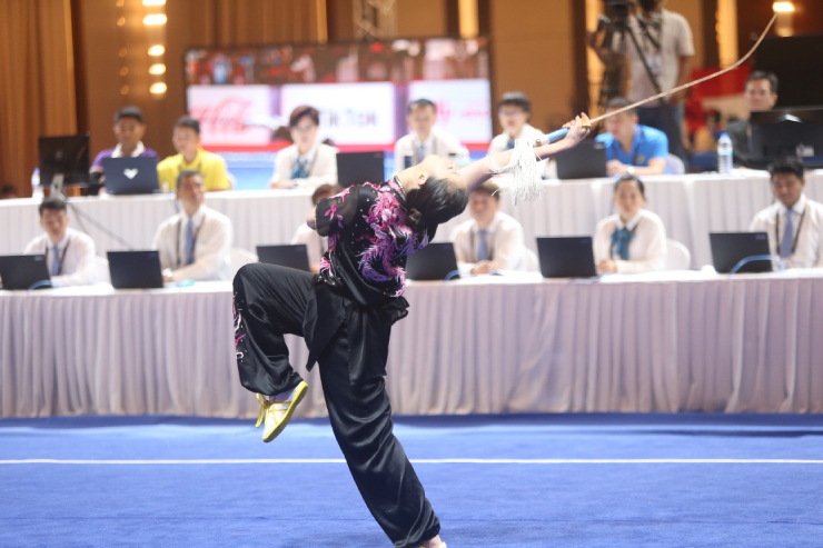 Người đẹp Wushu Thúy Vi múa kiếm giành HCV, làm quà sinh nhật ở SEA Games - 9