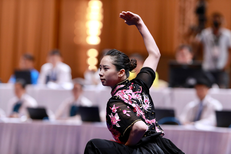 &#34;Hoa khôi Wushu&#34; Dương Thúy Vi giật HCV, gây &#34;thương nhớ&#34; ở Campuchia - 2