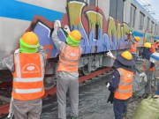 Tin tức trong ngày - Chủ đầu tư cầu cứu công an vì tàu metro bị vẽ bậy, mất trộm