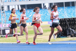 Đỉnh cao Nguyễn Thị Oanh thêm HCV 10.000m, cán mốc vĩ đại 12 HCV SEA Games