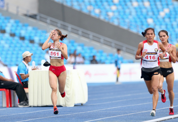 Đỉnh cao Nguyễn Thị Oanh thêm HCV 10.000m, cán mốc vĩ đại 12 HCV SEA Games - 4