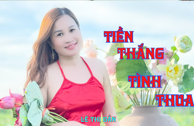 Không còn vẻ quê mùa, mộc mạc năm nào, hiện tại&nbsp;"cô gái trăm triệu" đã lột xác với phong cách gợi cảm hơn.
