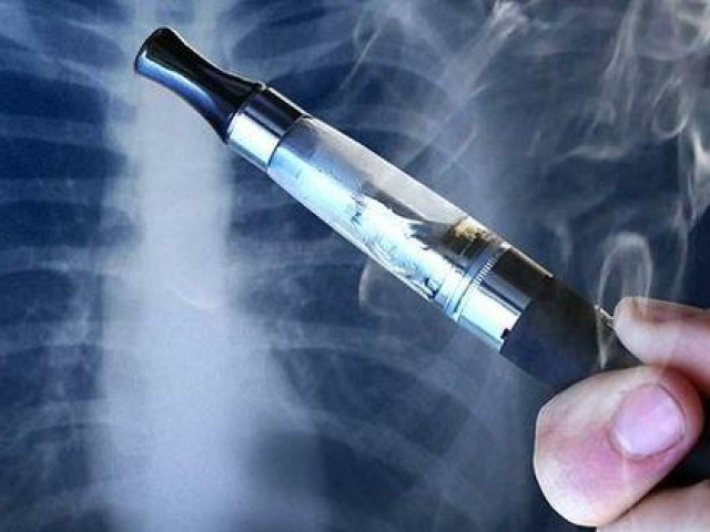 Bộ Y tế đề nghị xử lý nghiêm việc mua, bán, sử dụng thuốc lá điện tử