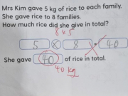 Bạn trẻ - Cuộc sống - Cháu làm toán 5x8=40 bị cô giáo gạch sai, bà tức giận phản bác nhưng nhận lời giải thích ngỡ ngàng