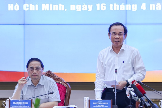 Bí thư Thành ủy TP HCM bày tỏ nhiều trăn trở về câu chuyện cán bộ của thành phố. - Ảnh VGP/Nhật Bắc