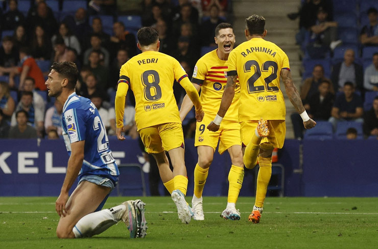 Barca thắng Espanyol 4-2 để chính thức vô địch La Liga sớm 4 vòng đấu