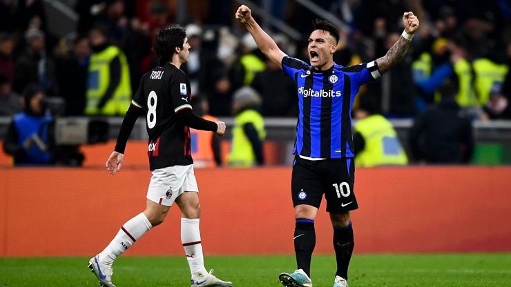 Lautaro Martinez và các đồng đội đang có 2 bàn làm vốn