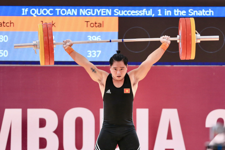 Tạo ra kỷ lục cử đẩy với 190kg