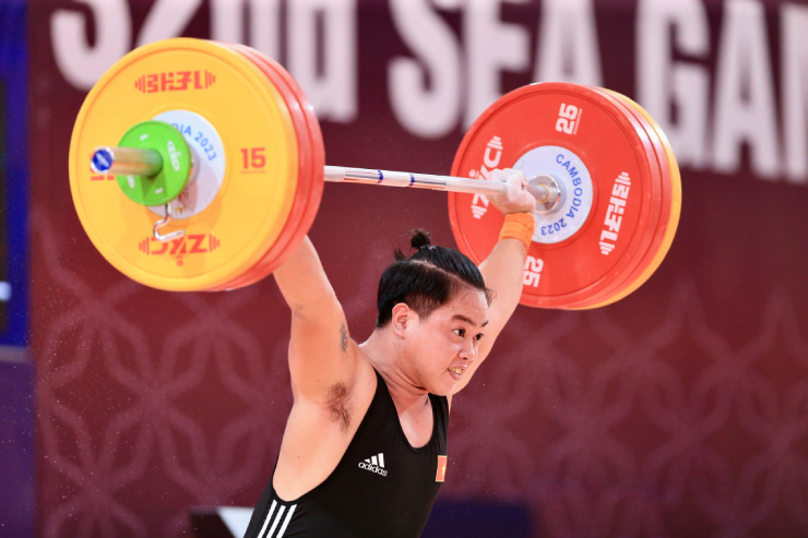 Anh tạo ra kỷ lục SEA Games mới với mức tạ 155 kg