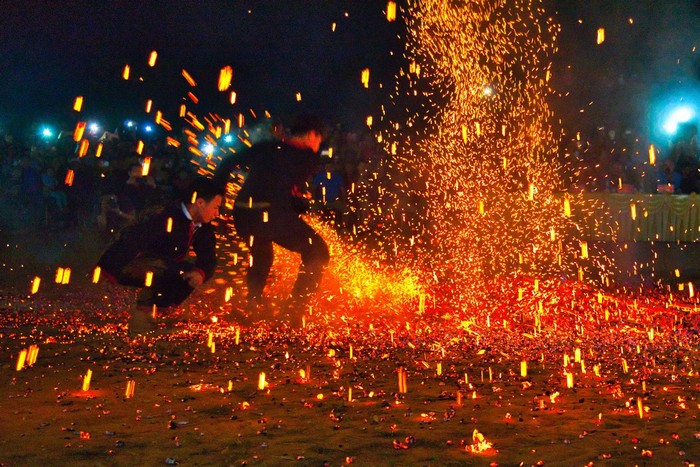 Trai tráng người Dao đỏ xã Thông Nguyên - Hoàng Su Phì tham gia Lễ hội nhảy lửa