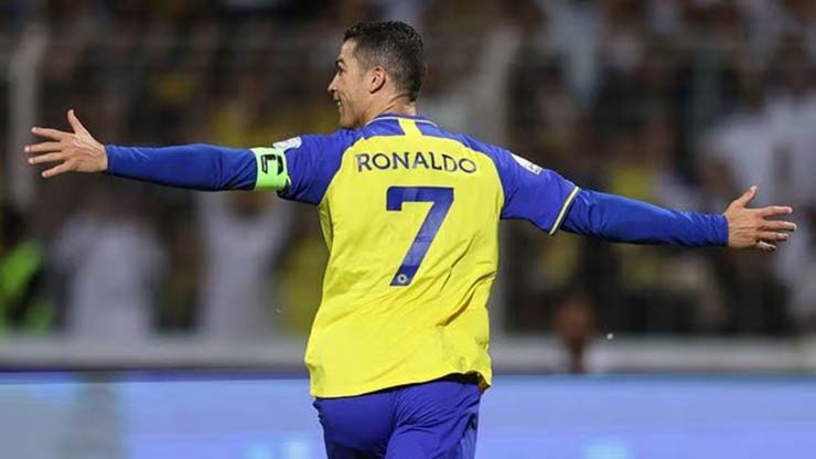 Ronaldo ghi bàn trên chấm 11m để Al Nassr tiếp tục níu kéo hy vọng vô địch