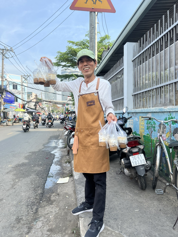 Sau 2 tháng khởi nghiệp, ông đã mở hơn chục chi nhánh cafe Muối.