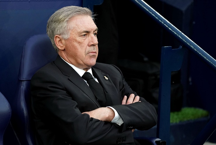 Ngược lại, HLV&nbsp;Carlo Ancelotti thể hiện khuôn mặt bất lực trên băng ghế chỉ đạo