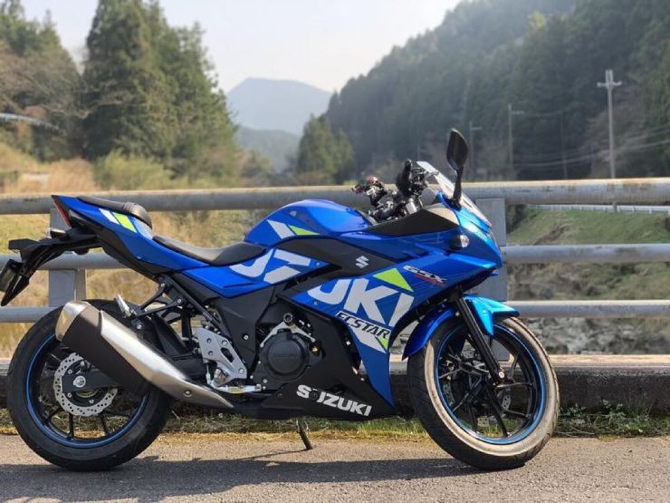 5. Suzuki GSX250R là dòng xe thể thao, tập trung vào sự thoải mái và thú vị cho lái xe. Mẫu xe này có hiệu suất tốt, với khối động cơ đôi xi lanh, dung tích 249cc, đạt công suất tối đa 24 mã lực.&nbsp;