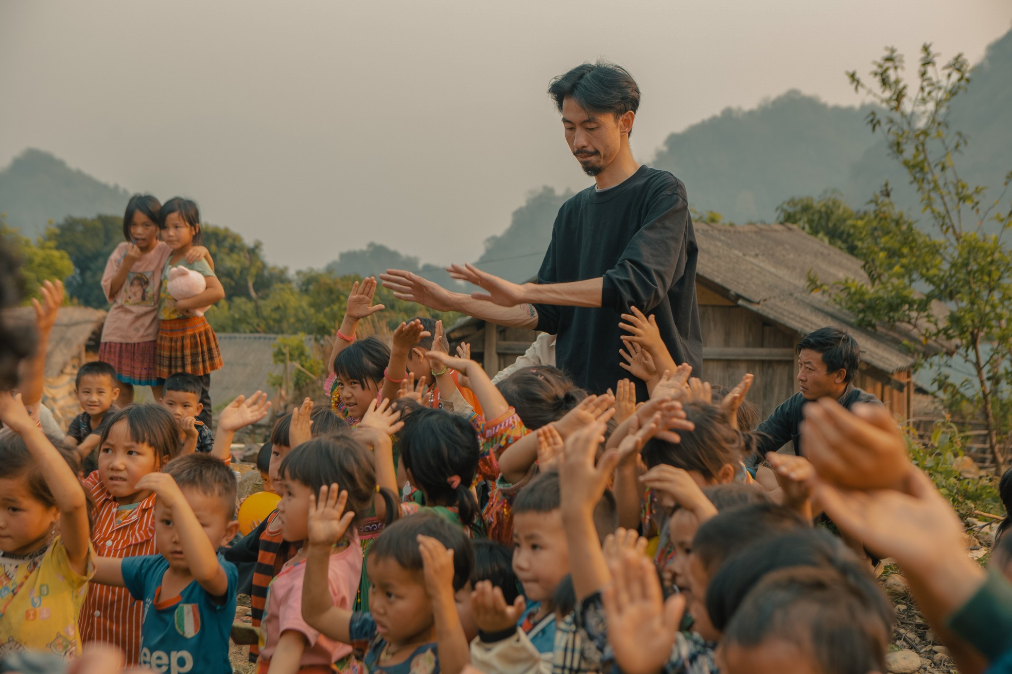 Mũi tên trúng đích của Đen Vâu - 1