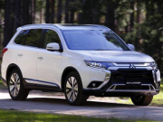 Tin tức ô tô - Giá xe Mitsubishi Outlander lăn bánh tháng 5/2023, ưu đãi 50% LPTB