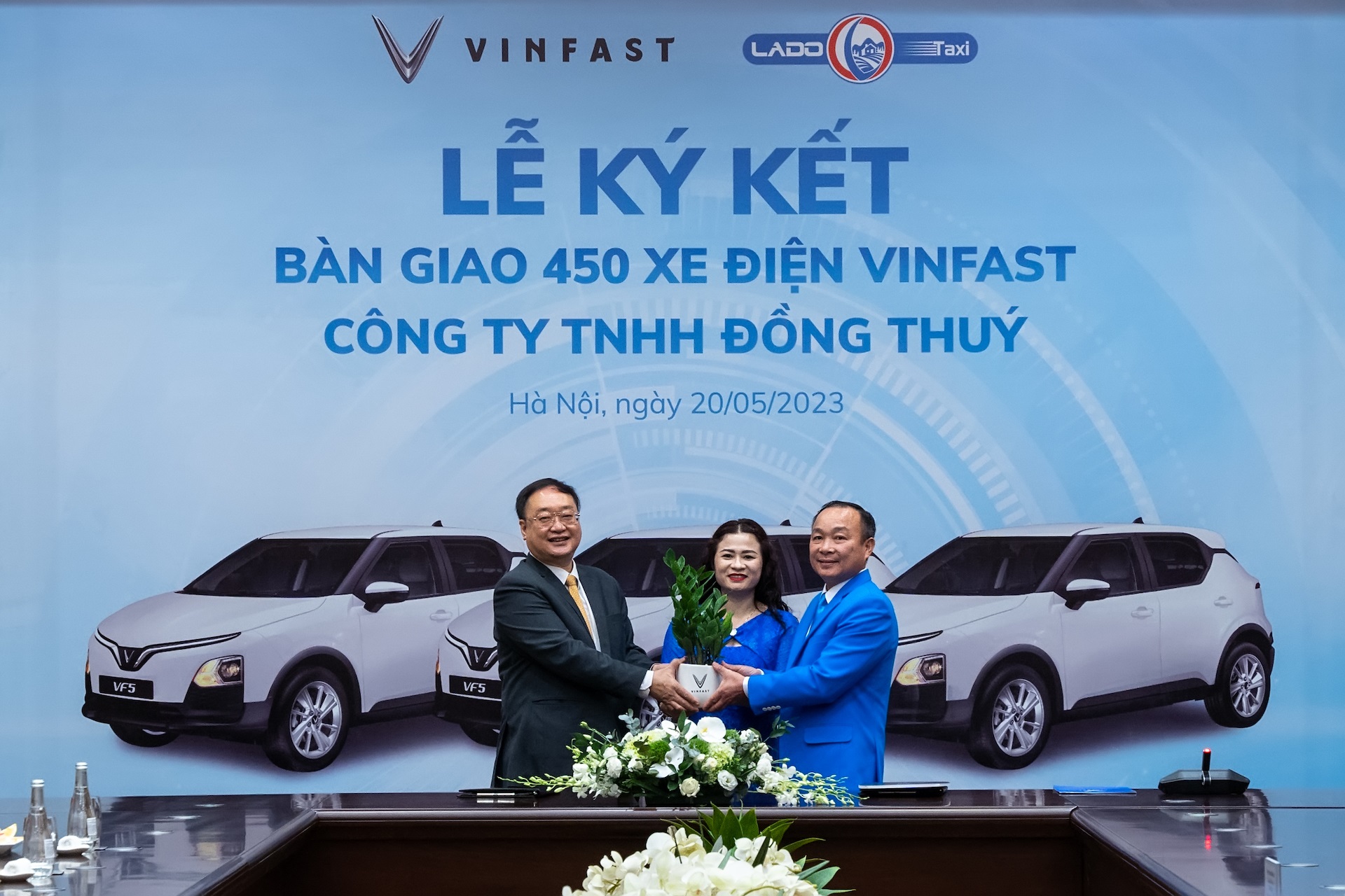 Lado Taxi mua thêm 300 xe VinFast VF 5 Plus để mở rộng dịch vụ taxi điện - 1