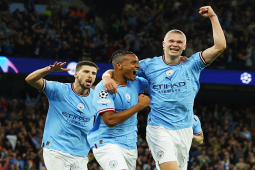 Man City tiến gần cú ”ăn 3”, sắp sánh vai MU và Liverpool vĩ đại nhất nước Anh