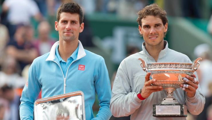Nadal (phải) không tham dự, Djokovic có cơ hội lớn để chiến thắng Roland Garros 2023