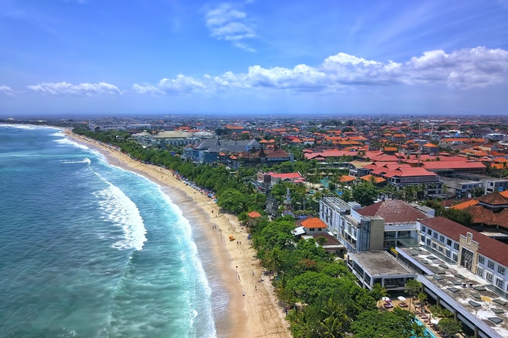 Đây là ngôi làng từng nghèo khó, người dân kéo đi nơi khác kiếm sống. Nhưng hiện nay, ngôi làng đã thay đổi, giàu có, sầm uất hơn.
