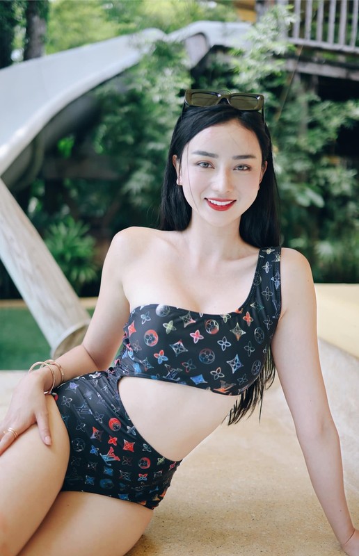 Lấy đại gia chưa có con, “hot girl thẩm mỹ” bị netizen thắc mắc - 11