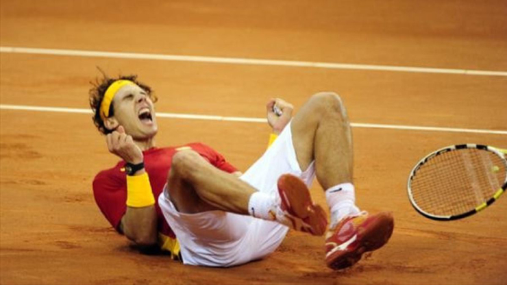 Nadal vỡ òa sau màn ngược dòng đánh bại Del Potro với tỷ số 3-1 (1-6, 6-4, 6-1, 7-6)