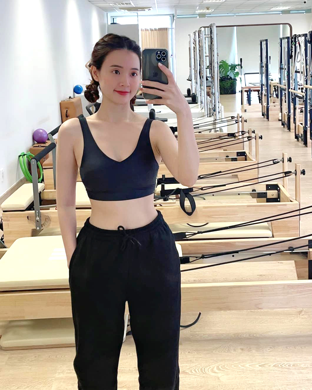 Midu kết thân với môn pilates gần 1 năm.