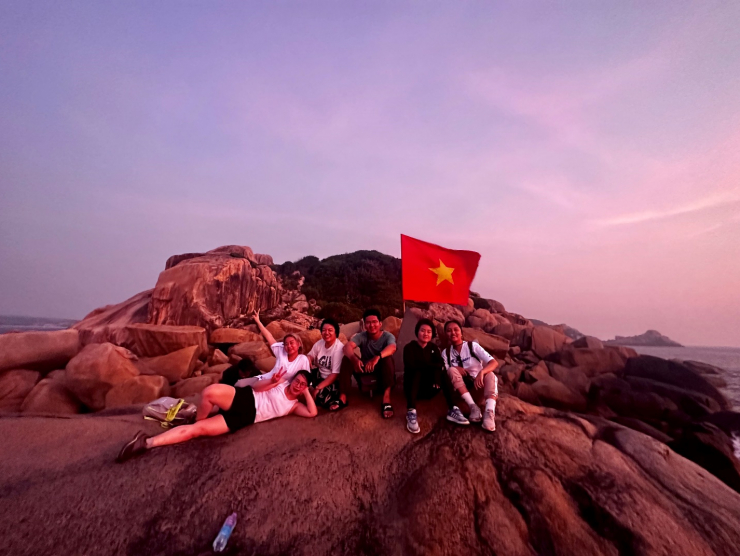 Trekking điểm cực Đông, “săn” bình minh sớm nhất trên đất liền ở Việt Nam - 12