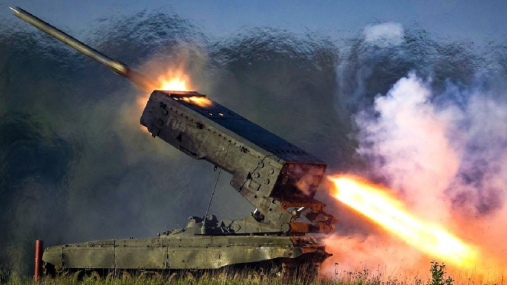 Quân Nga bắn pháo phản lực TOS-1 trong một cuộc tập trận gần tiền tuyến xảy ra xung đột với Ukraine. Ảnh: CREATIVE COMMONS