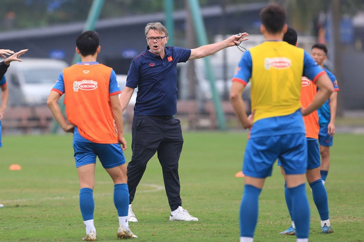 Philippe Troussier còn lưỡng lự chưa chắc sẽ nắm đội tuyển nào.