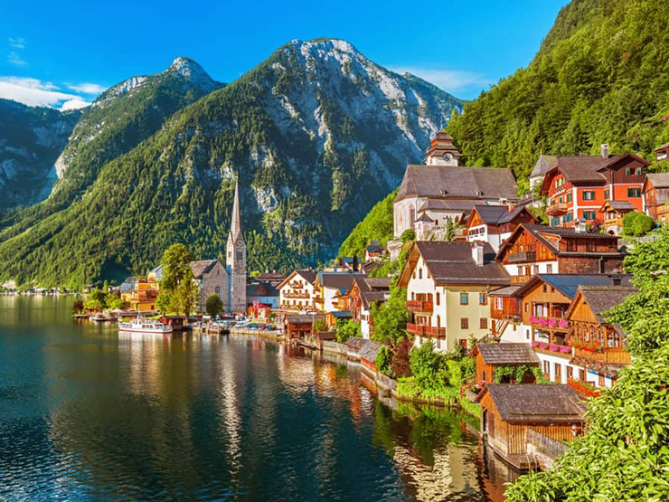 Hallstatt là một thị trấn tuyệt đẹp, nổi tiếng với kiến trúc độc đáo và không khí yên bình của vùng núi Alps.
