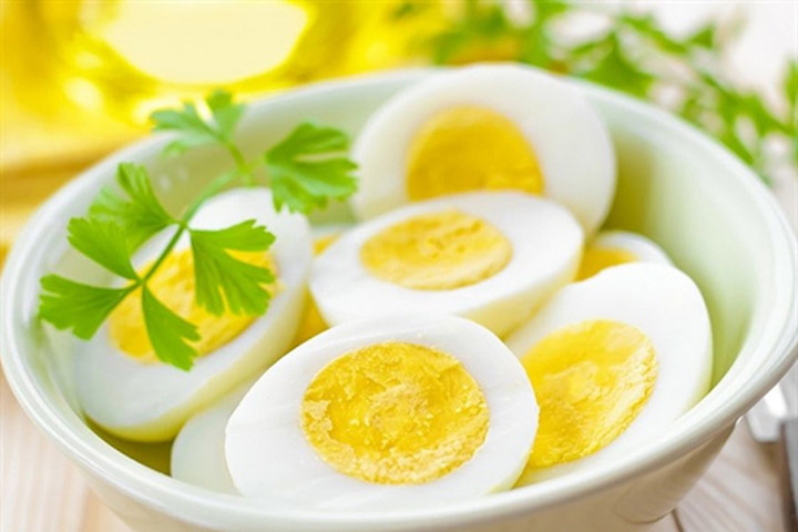 Trứng rất bổ dưỡng và chứa hầu hết tất cả các vitamin và khoáng chất mà cơ thể bạn cần để hoạt động tối ưu. Ảnh minh họa.