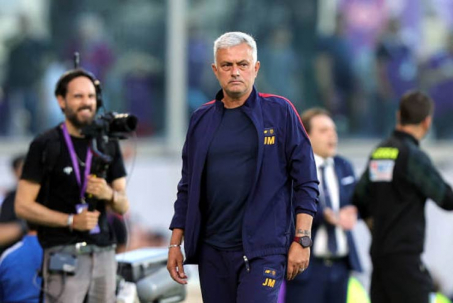 Mourinho bỏ họp báo khi AS Roma tan mộng top 4, phải vô địch Europa League