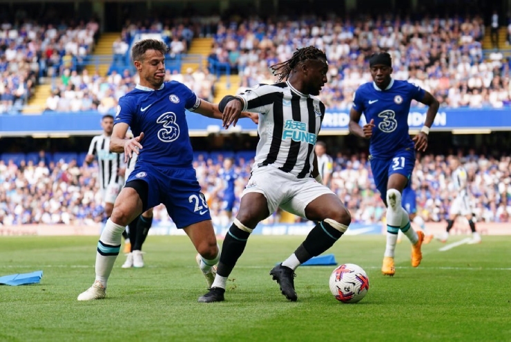 Newcastle bị Chelsea cầm hòa 1-1. Dù vậy, vị trí thứ 4 cùng tấm vé dự Champions League cũng là thành công với "Chích chòe"