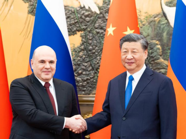 Thủ tướng Nga gặp ông Tập, kêu gọi sát cánh chống lại ‘áp lực’ từ phương Tây