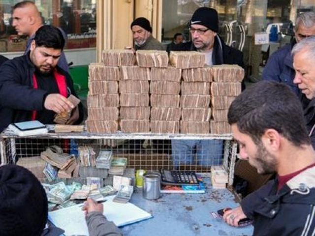 Iraq chật vật đối phó với nạn buôn lậu USD