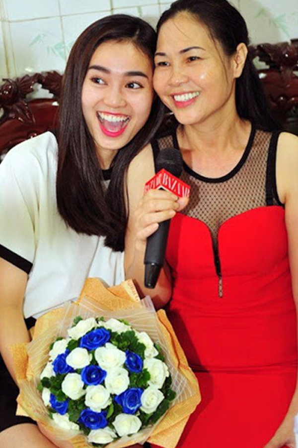 Mẹ ruột Ninh Dương Lan Ngọc: Xinh đẹp, giỏi giang, tuổi U60 được con gái hiếu thảo tặng nhà cao cửa rộng - 3